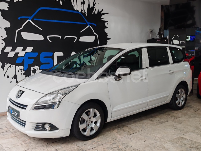 PEUGEOT 5008 Access 1.6 HDI 115 FAP 5p.