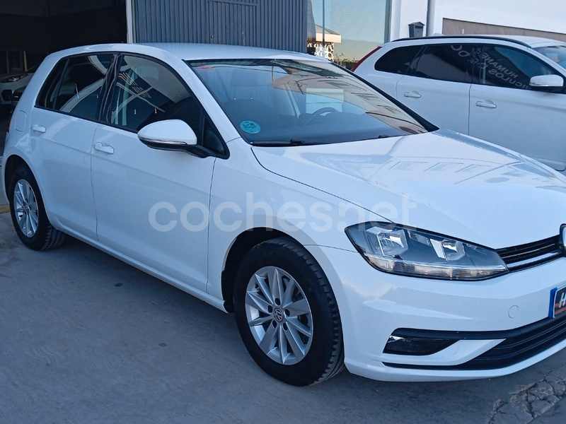 VOLKSWAGEN Golf Advance 1.0 TSI