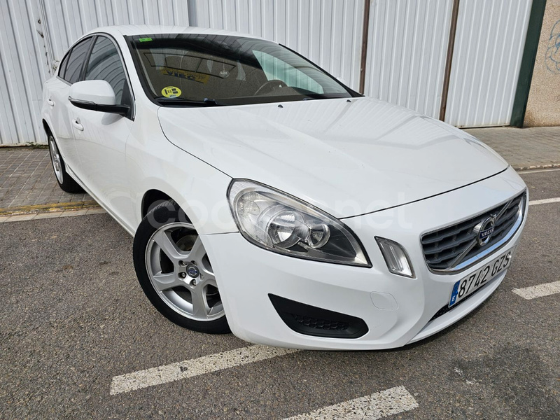 VOLVO S60 2.0 D3 Momentum