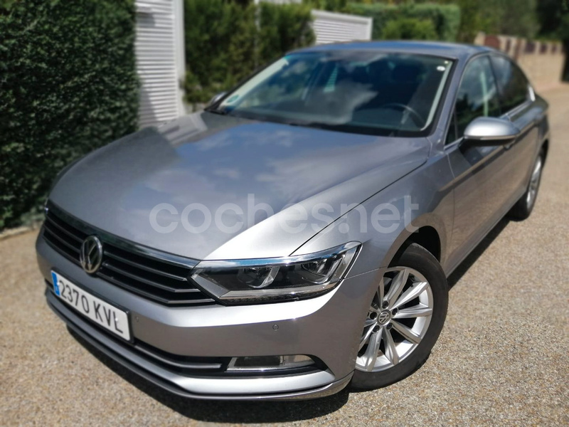 VOLKSWAGEN Passat Advance 2.0 TDI 110kW 150CV 4p.