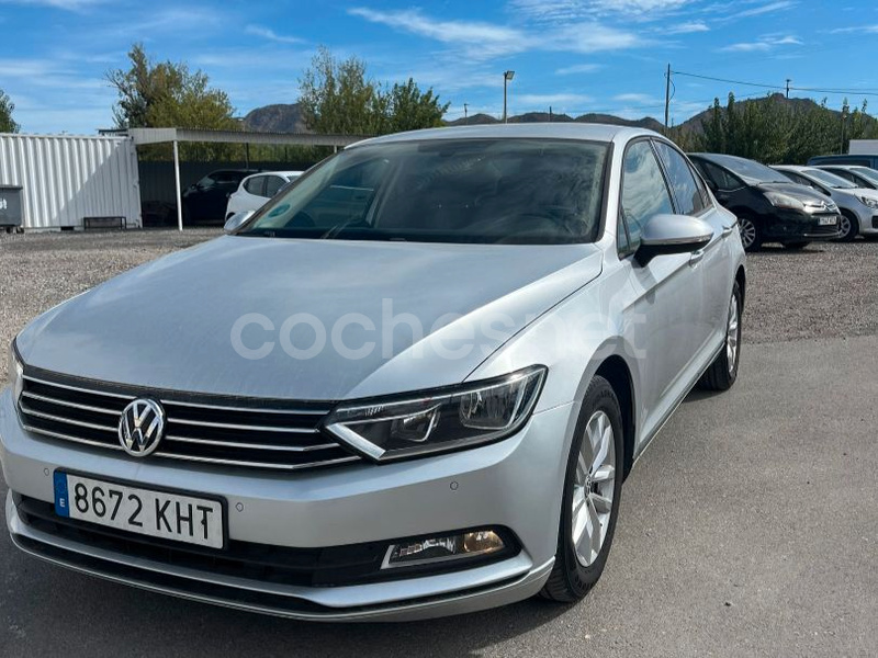 VOLKSWAGEN Passat Advance 1.6 TDI