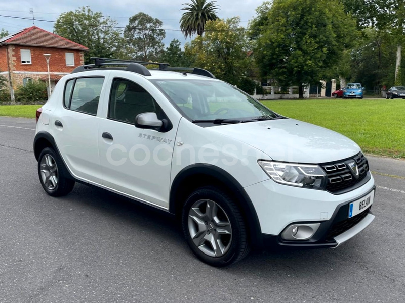 DACIA Sandero Stepway Essential Blue dCi