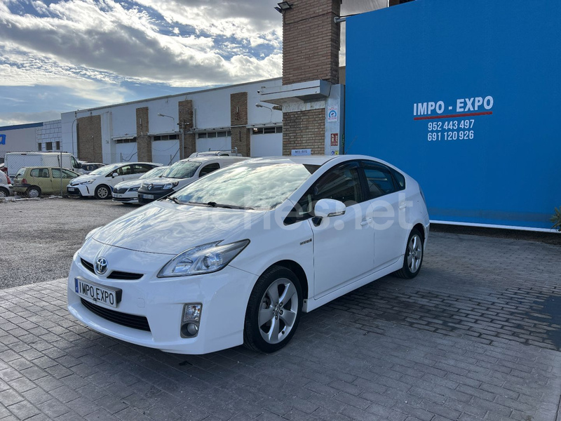 TOYOTA Prius 1.8 HSD ADVANCE