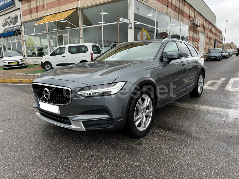 VOLVO V90 Cross Country 2.0 D4 AWD Pro Auto