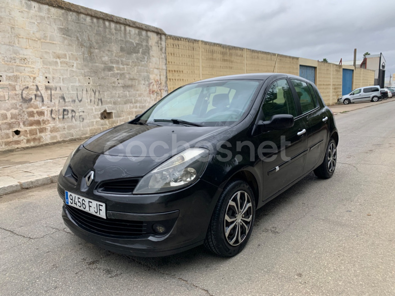 RENAULT Clio Dynamique 1.4 16v