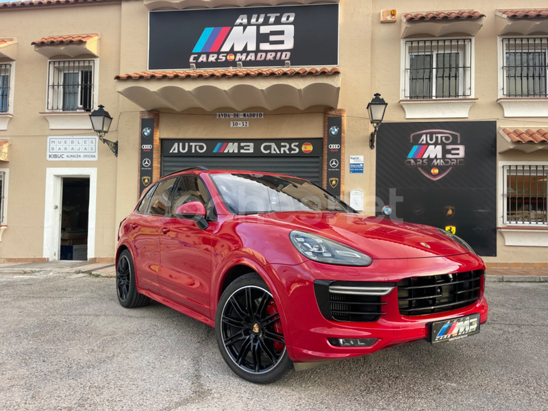 PORSCHE Cayenne GTS