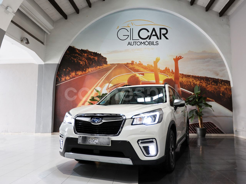 SUBARU Forester 2.0i Hybrid CVT Executive