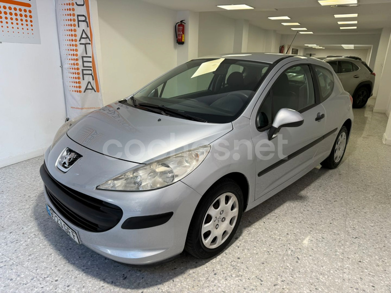 PEUGEOT 207 Confort 1.4 75