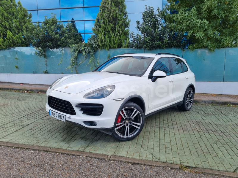 PORSCHE Cayenne 4.8 V8 Turbo Tiptronic