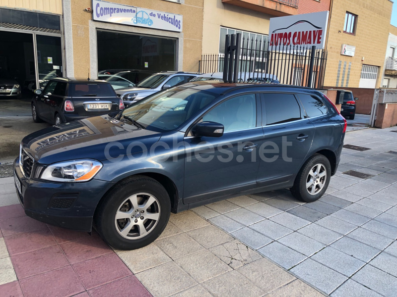 VOLVO XC60 2.0 D3 Momentum Auto