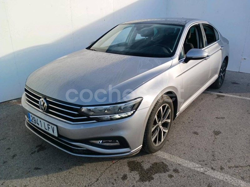 VOLKSWAGEN Passat Executive 2.0 TDI 110kW 150CV DSG 4p.