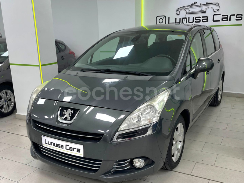 PEUGEOT 5008 Active 1.6 eHDI 110 FAP CMP Blue Lion