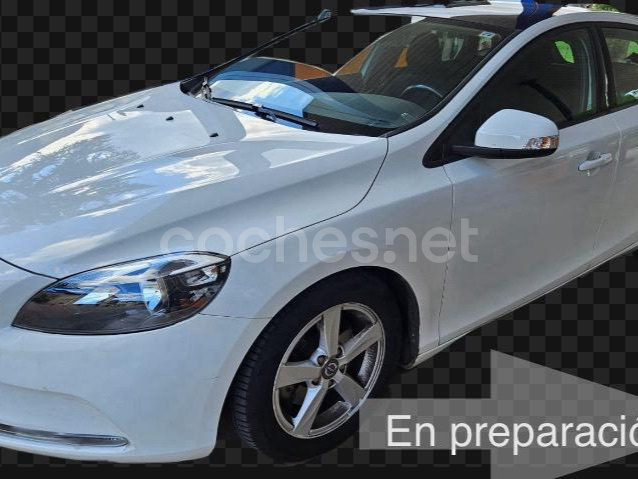 VOLVO V40 1.6 D2 Momentum Auto