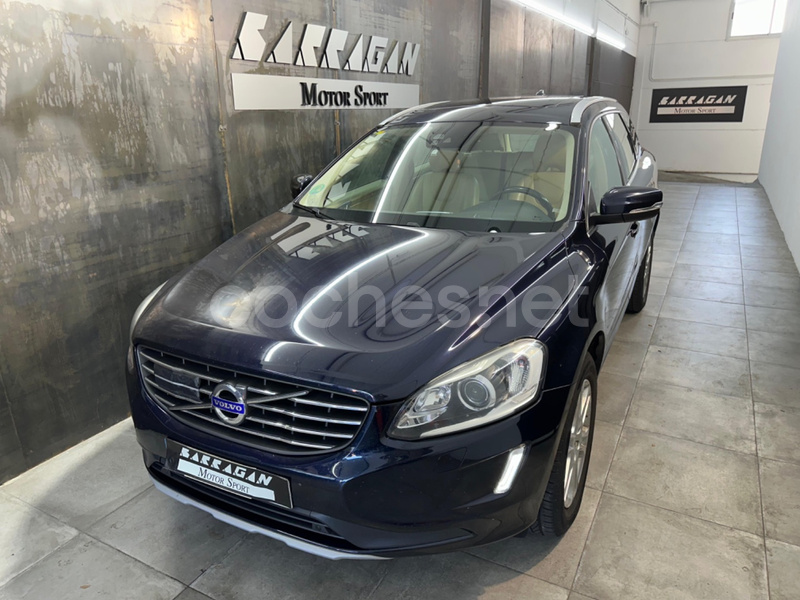 VOLVO XC60 2.4 D5 AWD Momentum