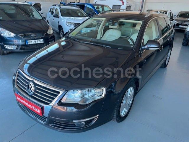 VOLKSWAGEN Passat Variant 2.0 TDI 140cv DPF 4 Mot Highline 5p.