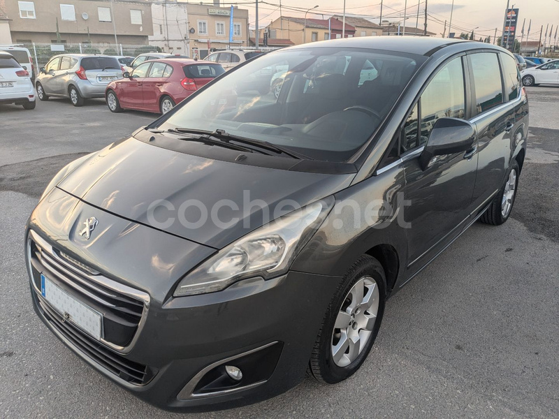 PEUGEOT 5008 Allure 1.6 BlueHDi