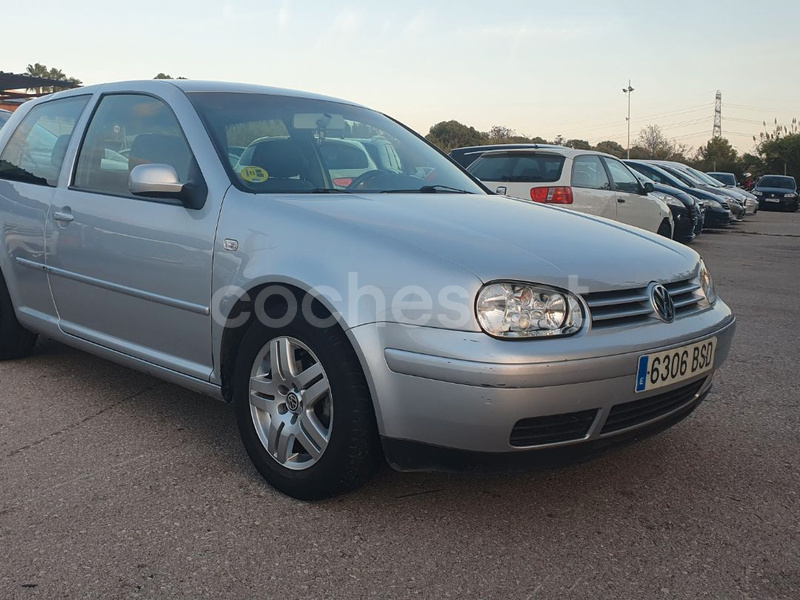 VOLKSWAGEN Golf 1.6 Highline