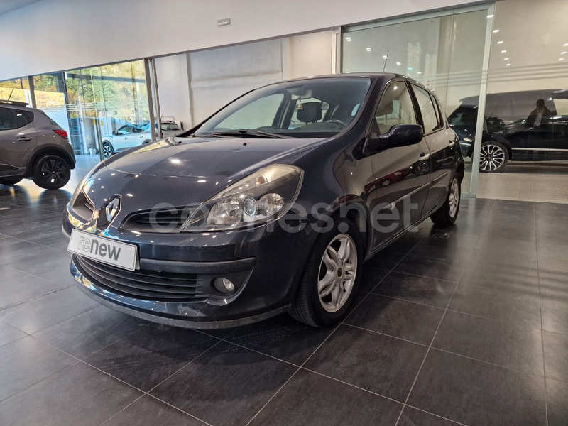 RENAULT Clio Confort Dynamique 1.4 16v