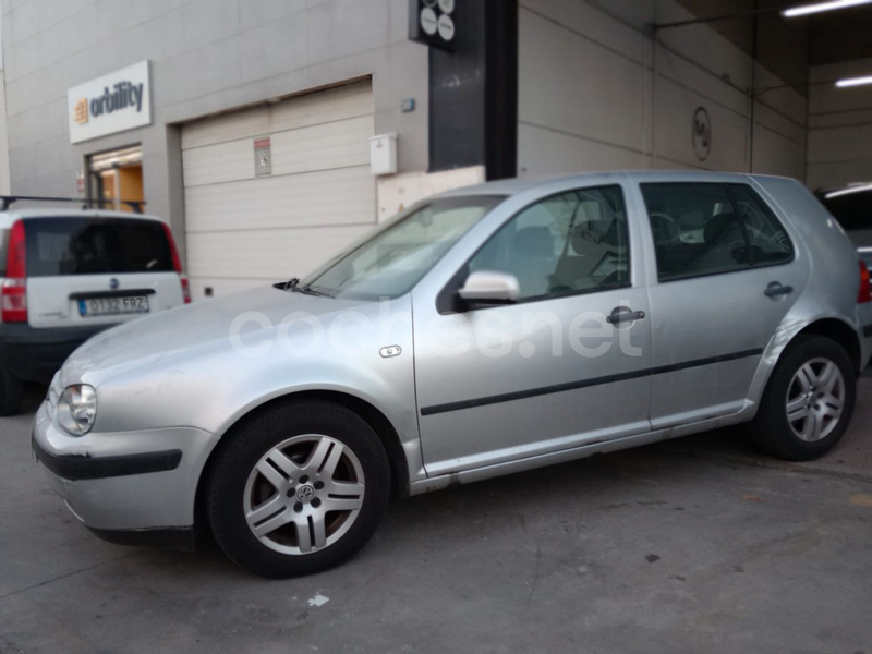 VOLKSWAGEN Golf 1.6 Conceptline 105CV 5p.