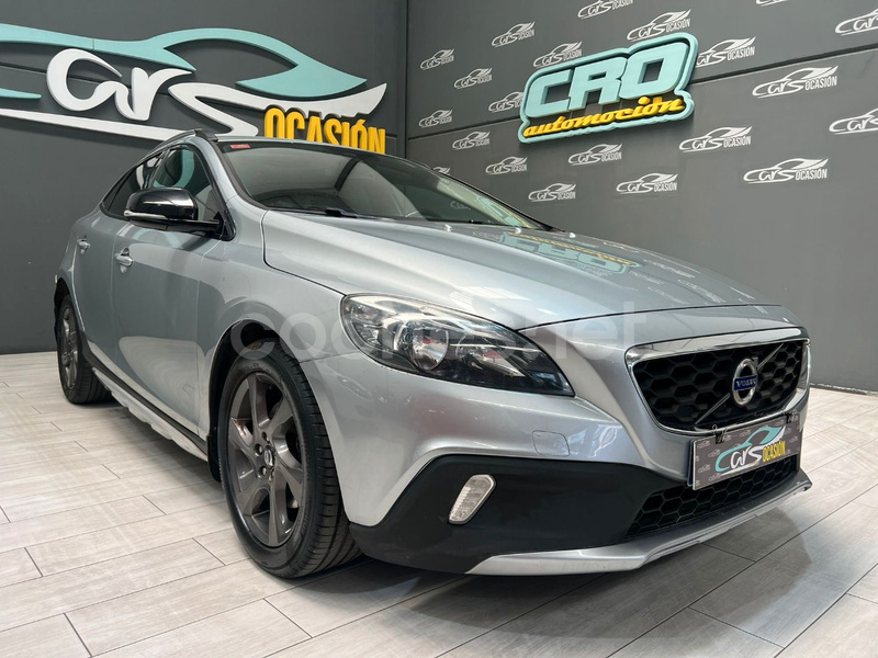 VOLVO V40 Cross Country 1.6 D2 Momentum