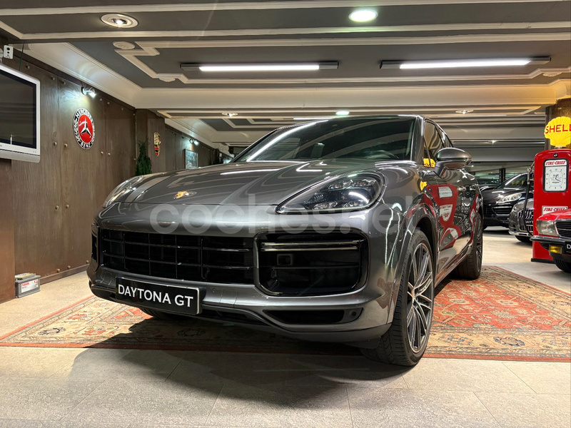 PORSCHE Cayenne Turbo