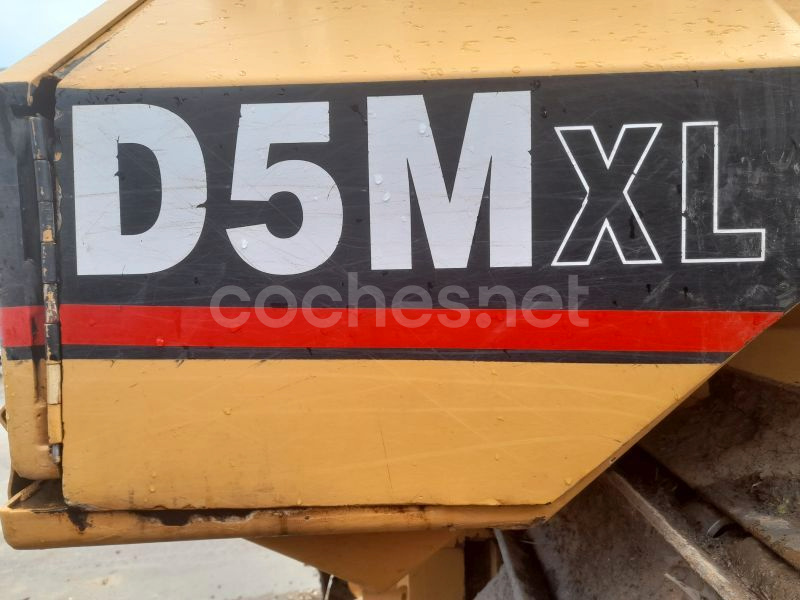 MAN BULLDOZER CARTEPILLAR D5M XL