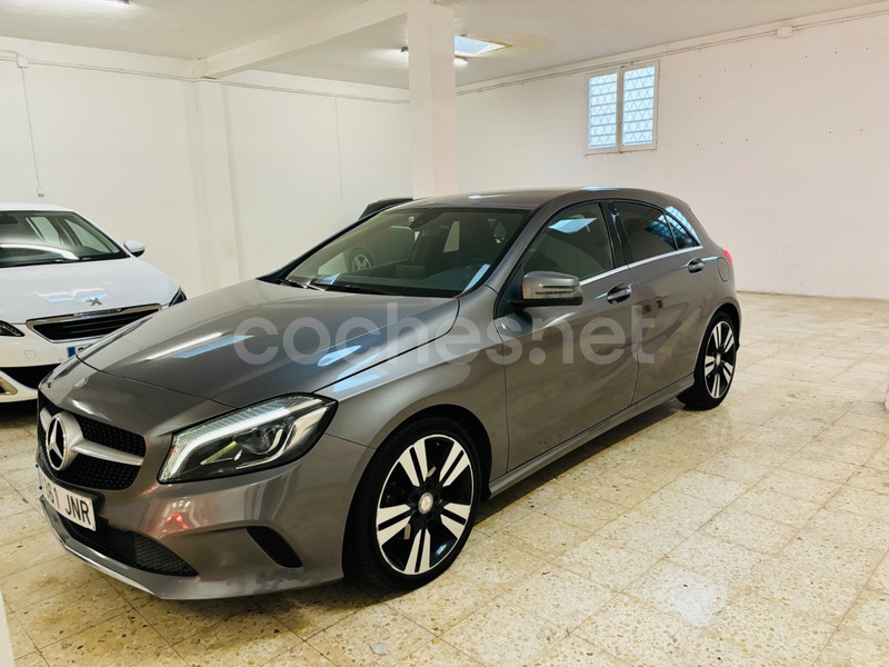 MERCEDES-BENZ Clase A A 200 d Style