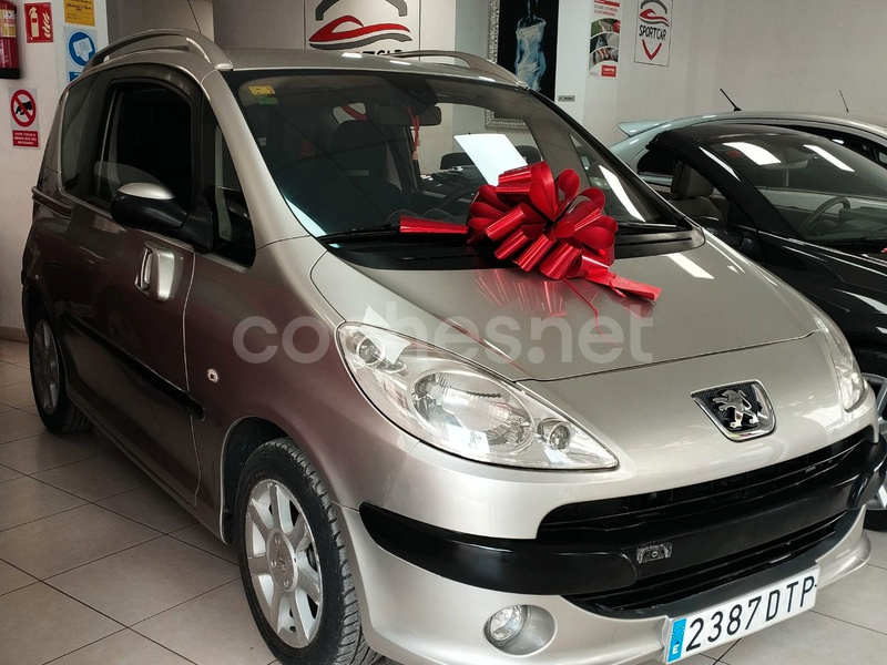 PEUGEOT 1007 1.4 HDi Dolce