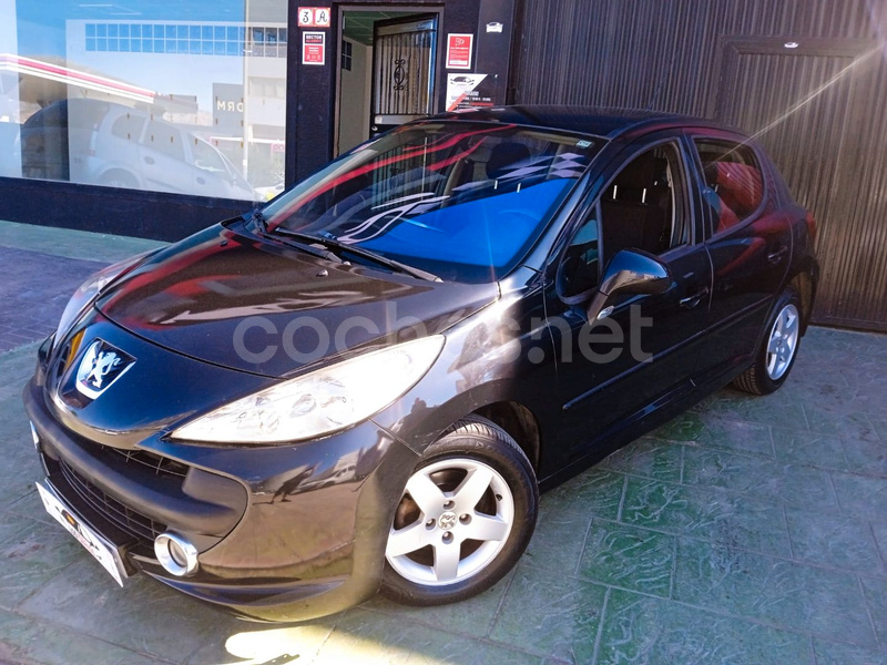 PEUGEOT 207 1.4 75 XLine