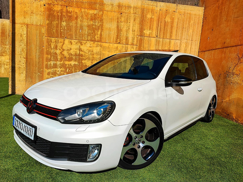 VOLKSWAGEN Golf 2.0 TSI DSG 6 vel GTI