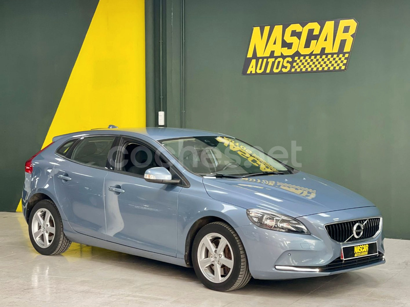 VOLVO V40 1.6 D2 Kinetic