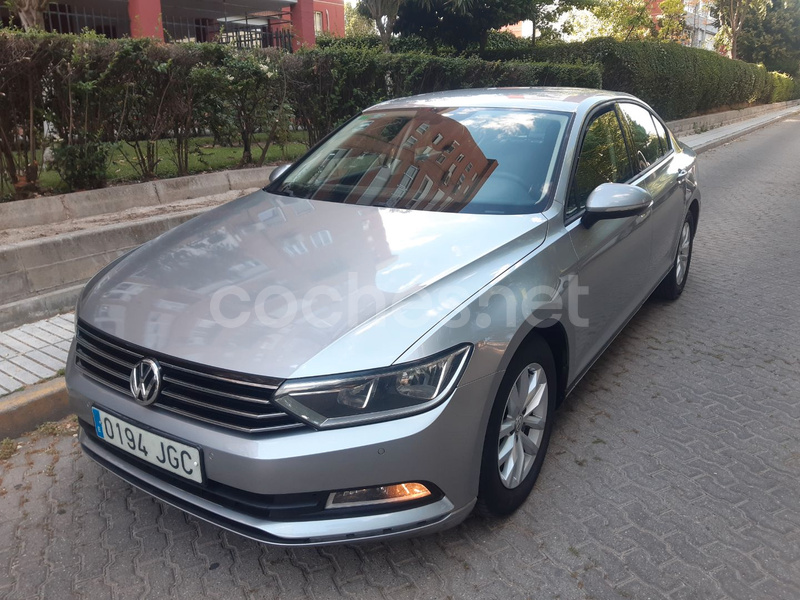 VOLKSWAGEN Passat Advance 1.6 TDI BMT