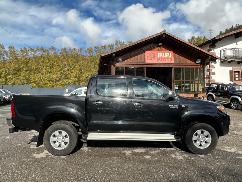 TOYOTA Hilux 3.0 D4D Cabina Doble VX 4x4