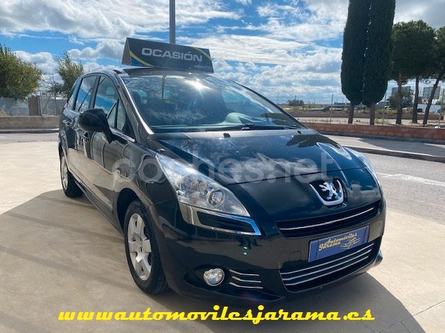 PEUGEOT 5008 Premium 1.6 THP 156