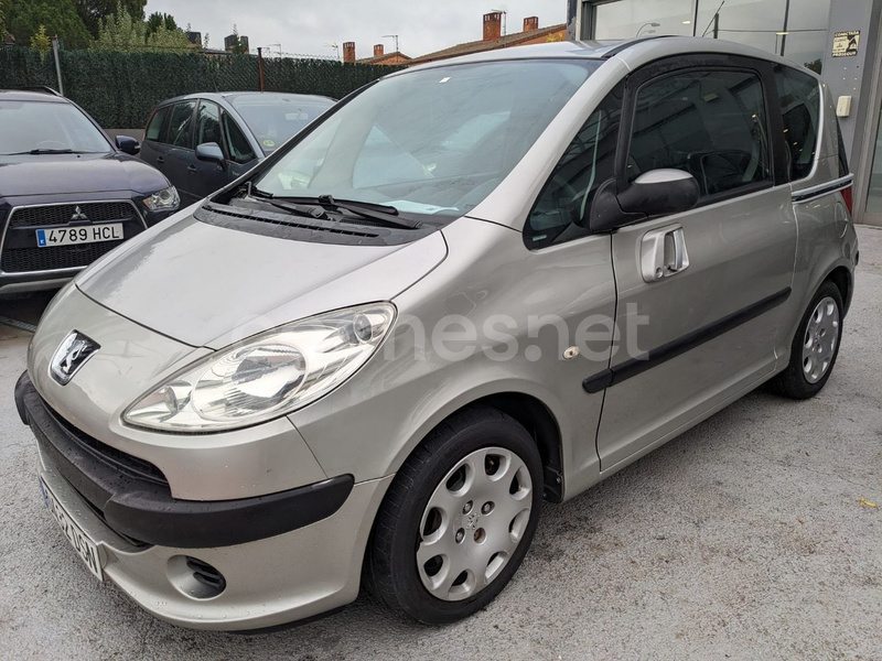 PEUGEOT 1007 1.4 HDi Urban