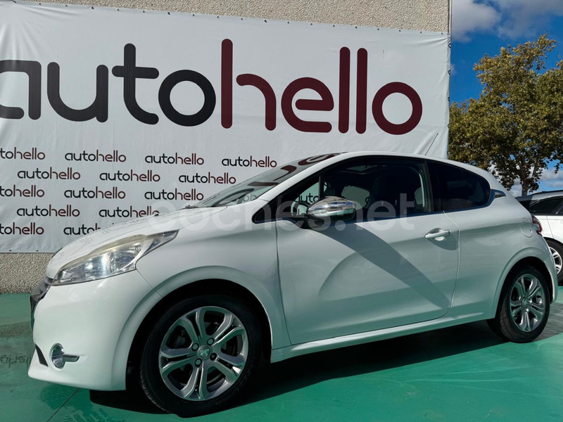 PEUGEOT 208 ALLURE 1.6 eHDi 92