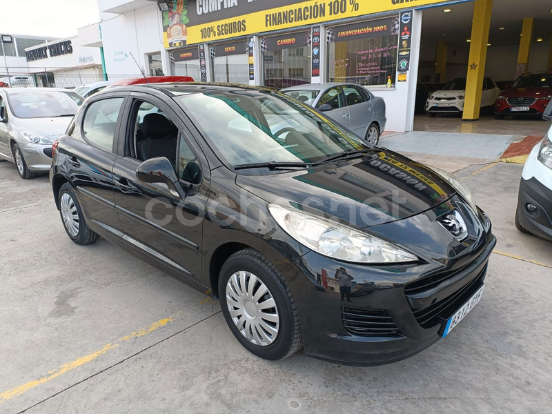 PEUGEOT 207 Confort 1.4 75