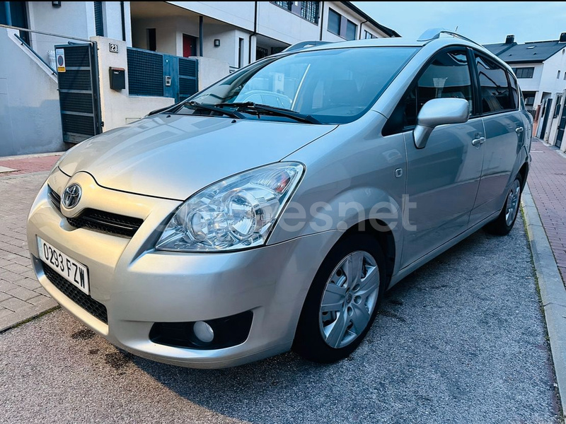 TOYOTA Corolla Verso 2.2 D4D Luna