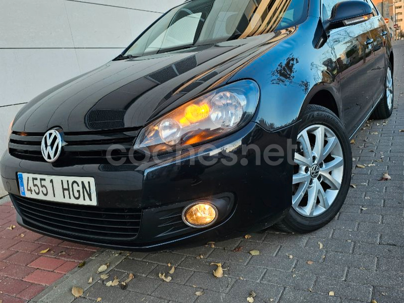 VOLKSWAGEN Golf Variant 1.6 TDI 105cv DPF DSG Advance 5p.