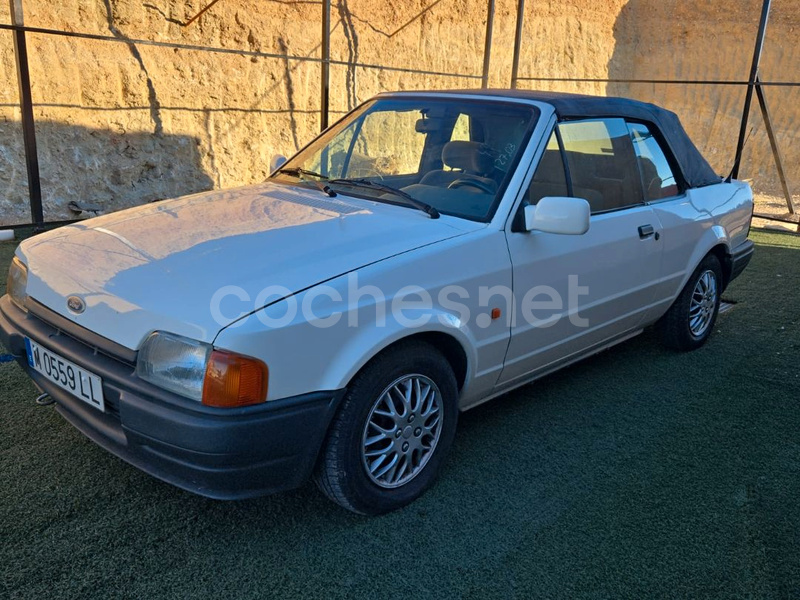 FORD Escort ESCORT CABRIO 1.6 GHIA