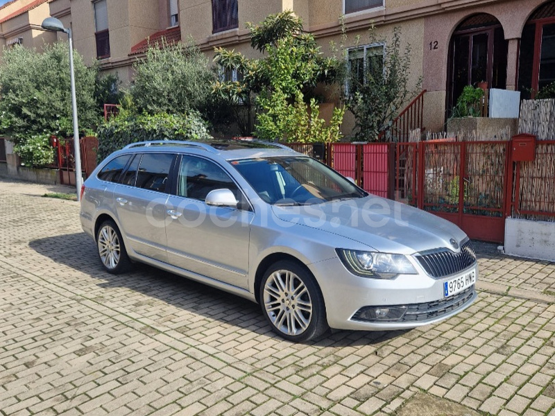 SKODA Superb Combi 2.0 TDI CR DSG Elegance