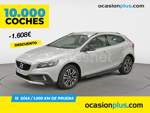 VOLVO V40 Cross Country 2.0 D2 Momentum Auto