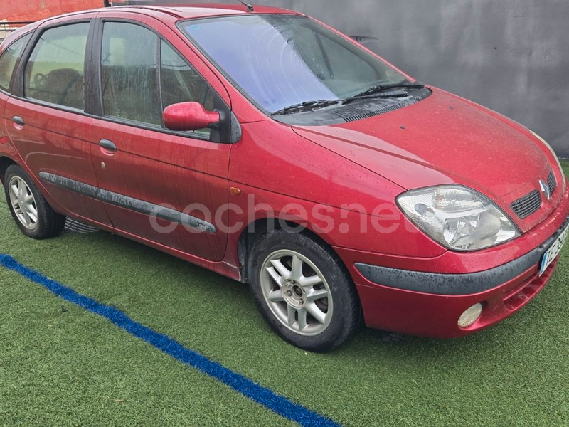 RENAULT Mégane SCENIC RT 1.9DCI