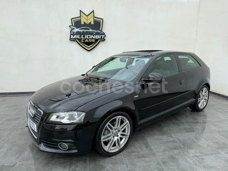 AUDI A3 1.6 TDI 105cv S tronic Attraction 3p.