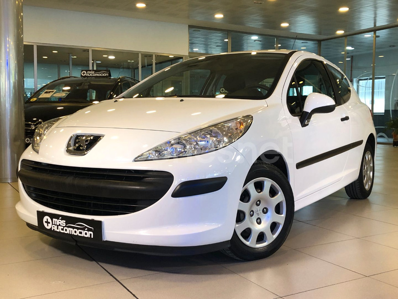 PEUGEOT 207 Confort 1.4 75