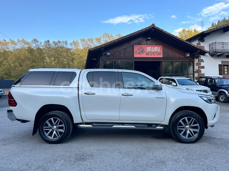 TOYOTA Hilux 2.4 D4D Cabina Doble VXL AT