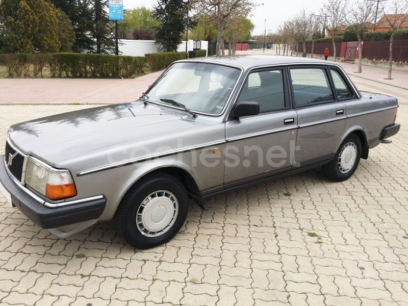 VOLVO 240 244 2.3 GL