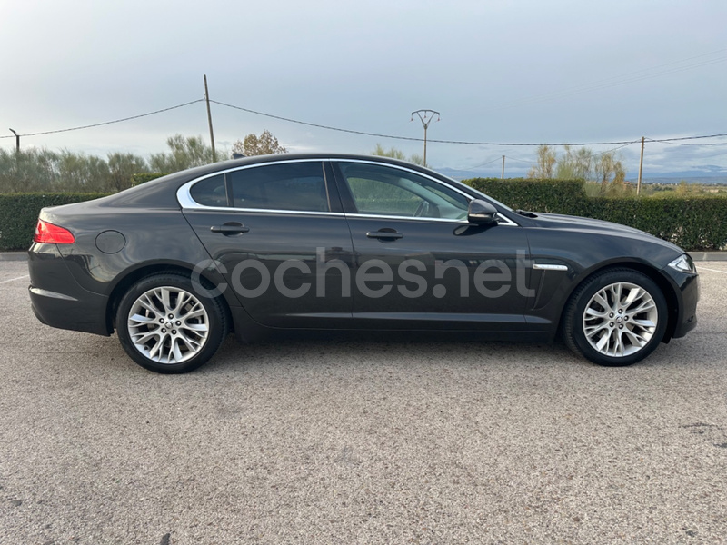 JAGUAR XF 2.2 Diesel Premium Luxury 4p.