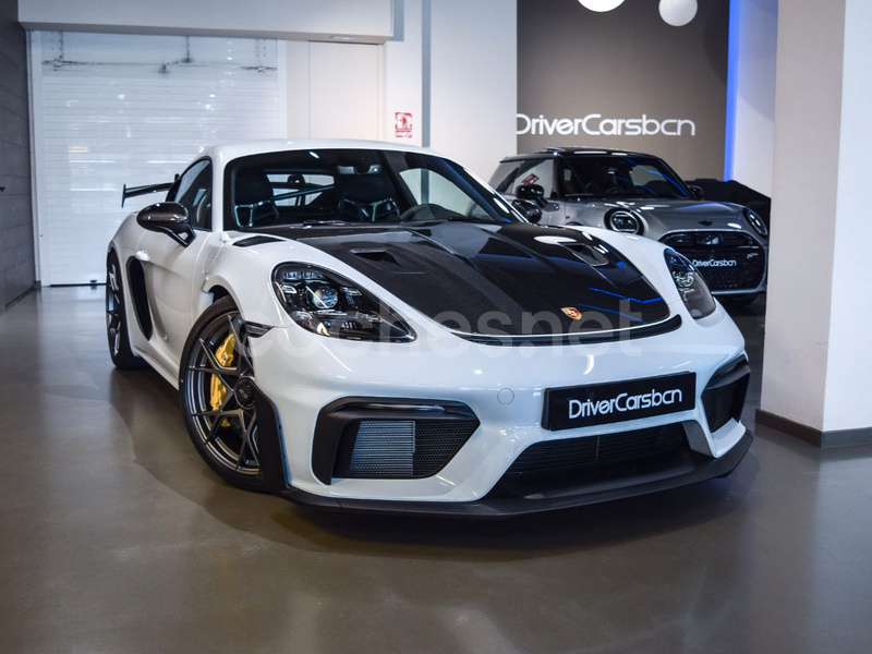 PORSCHE 718 Cayman GT4 RS