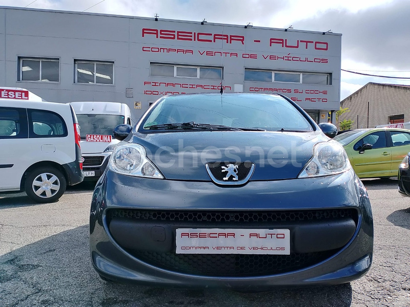 PEUGEOT 107 1.0i Urban